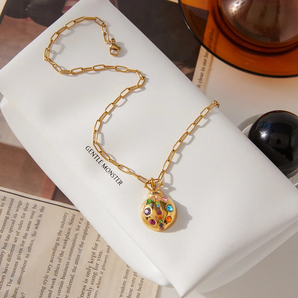 Vivora Necklace