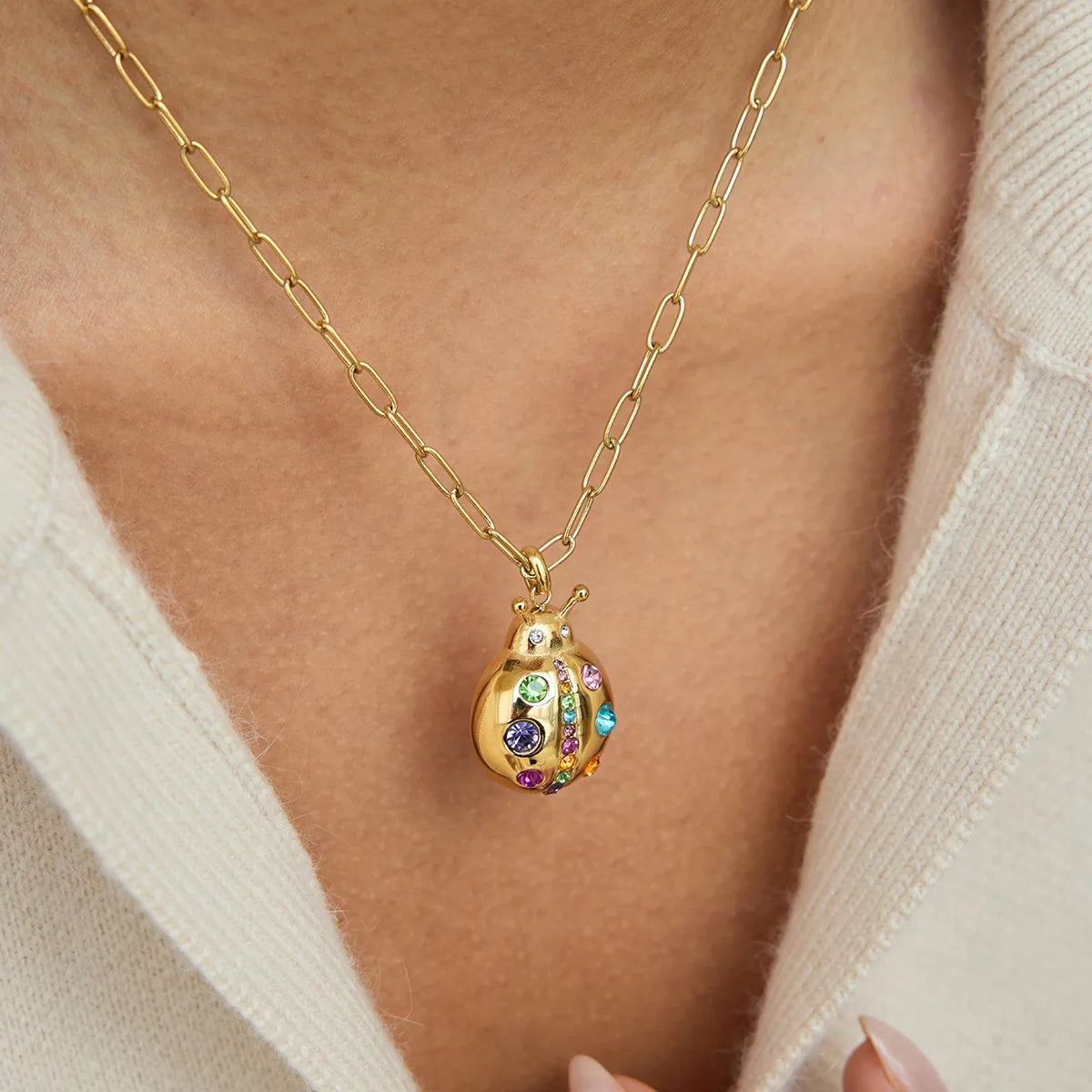 Vivora Necklace